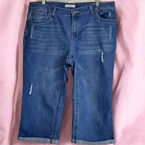 INDIGO THREAD CROP JEANS SIZE 14 Distressed - Picture 9 of 10